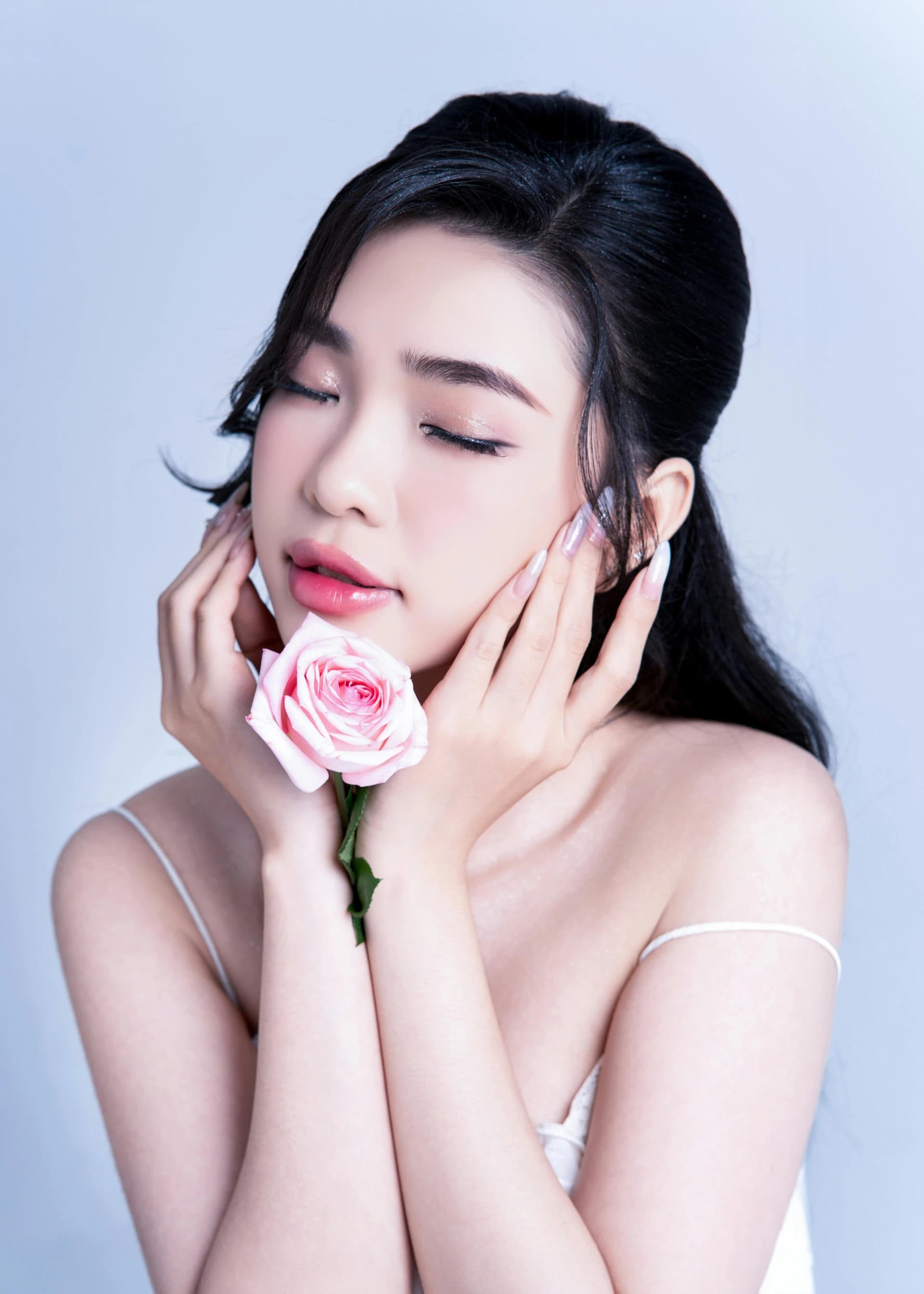 Glass Skin / Dewy Makeup style example 2