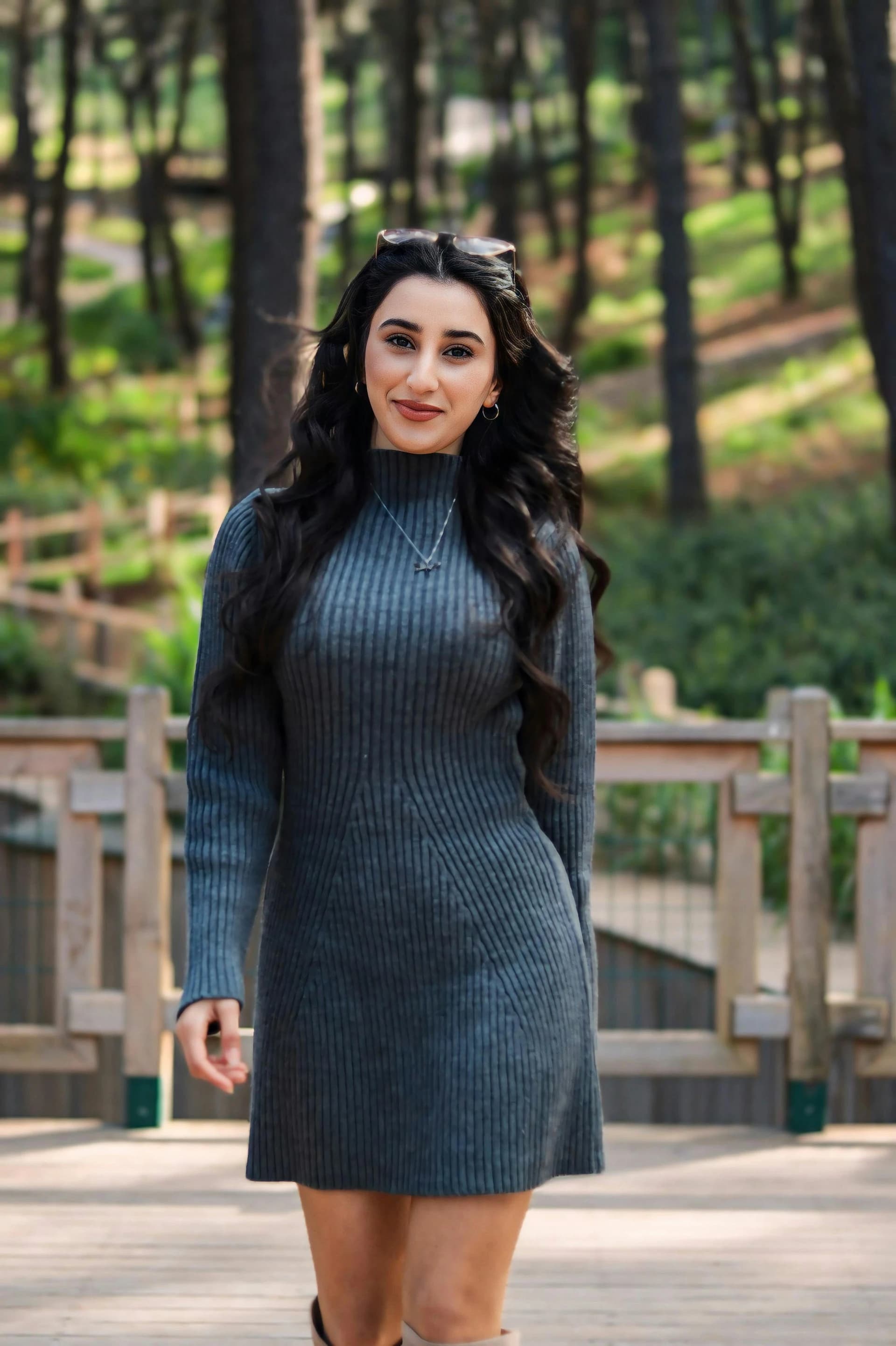 References fashion guide — featured look on PoseAura