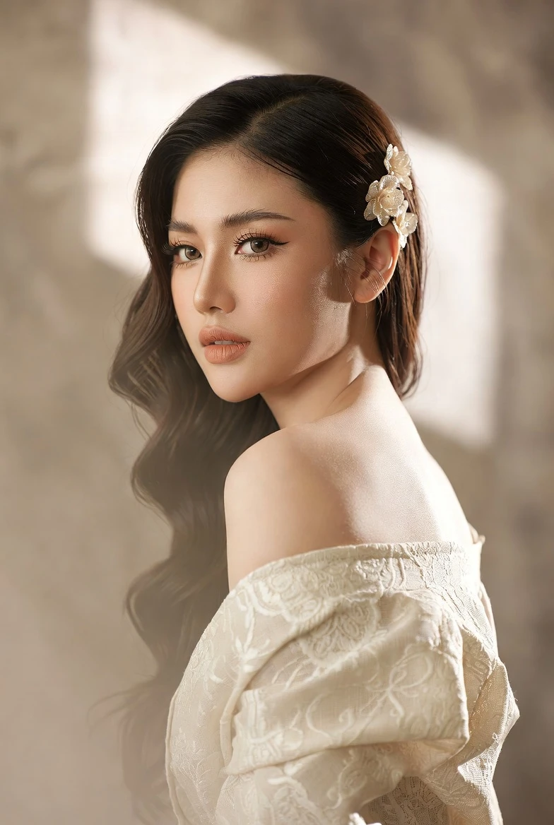 Achieve This Ethereal Bridal Glow: Off-Shoulder Lace Dress