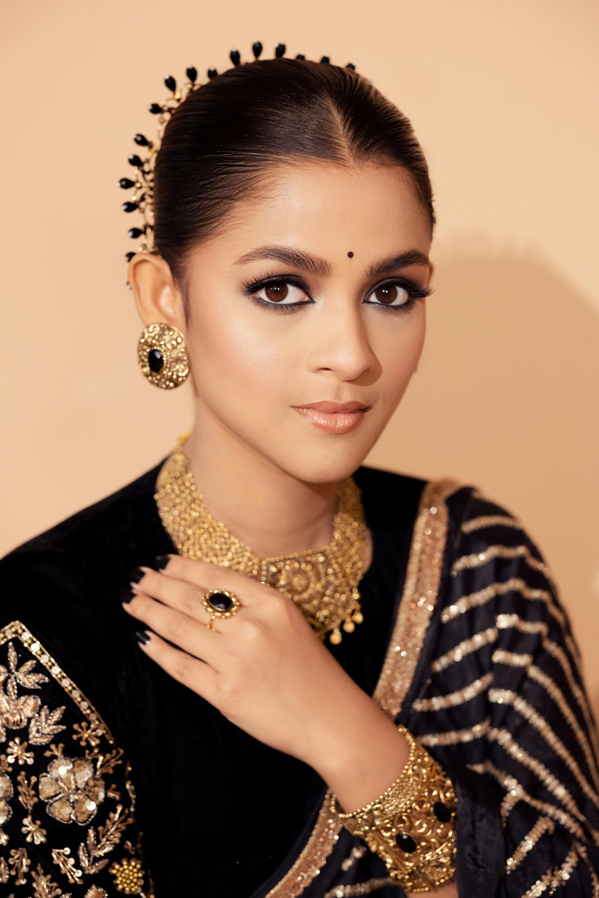 Bollywood Bridal Smoky Eye & Cheap Gold Jewelry Photography Hacks