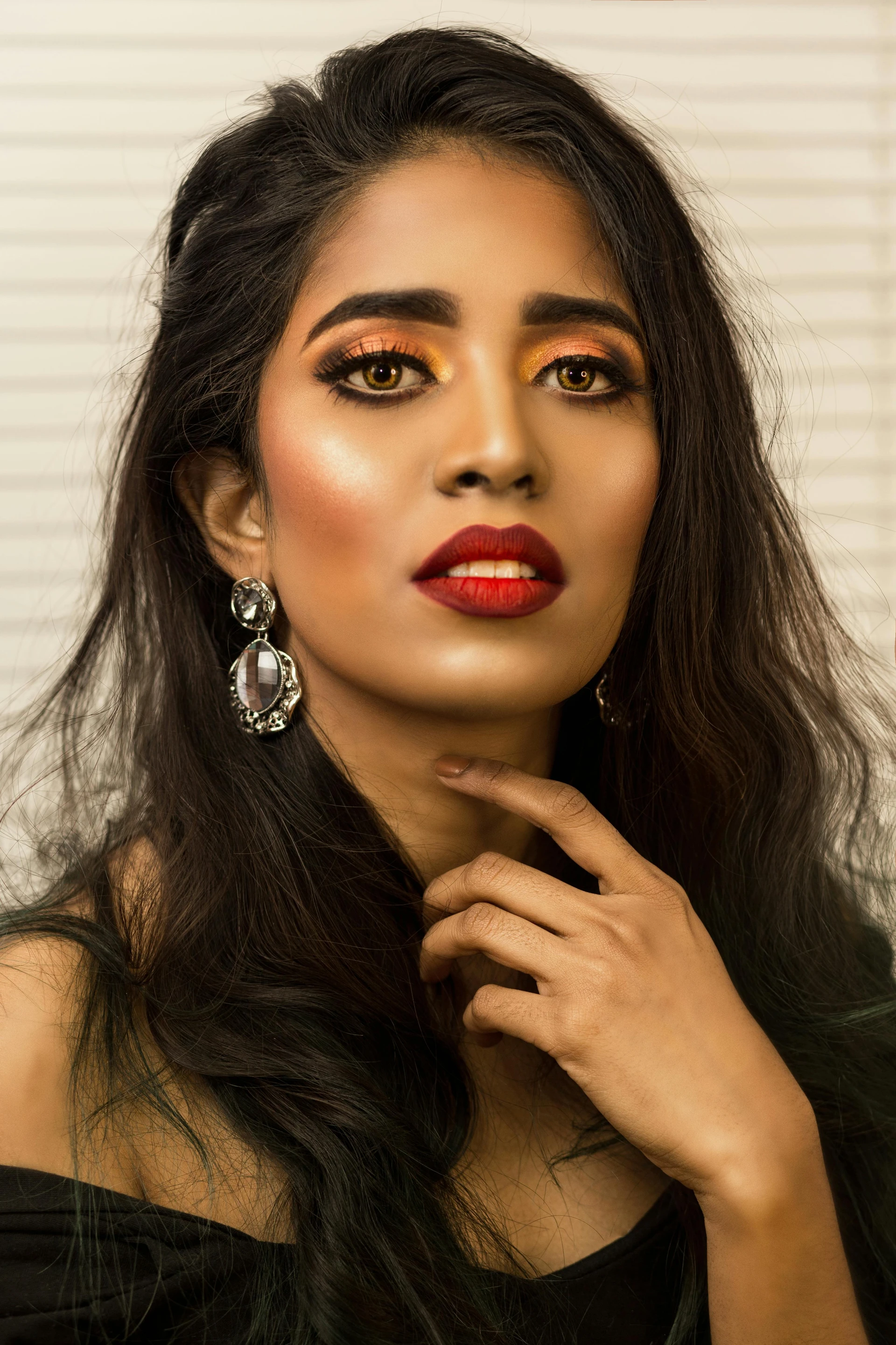 Bollywood Glam: Red Lip Makeup Tips for Indian Wedding Guests
