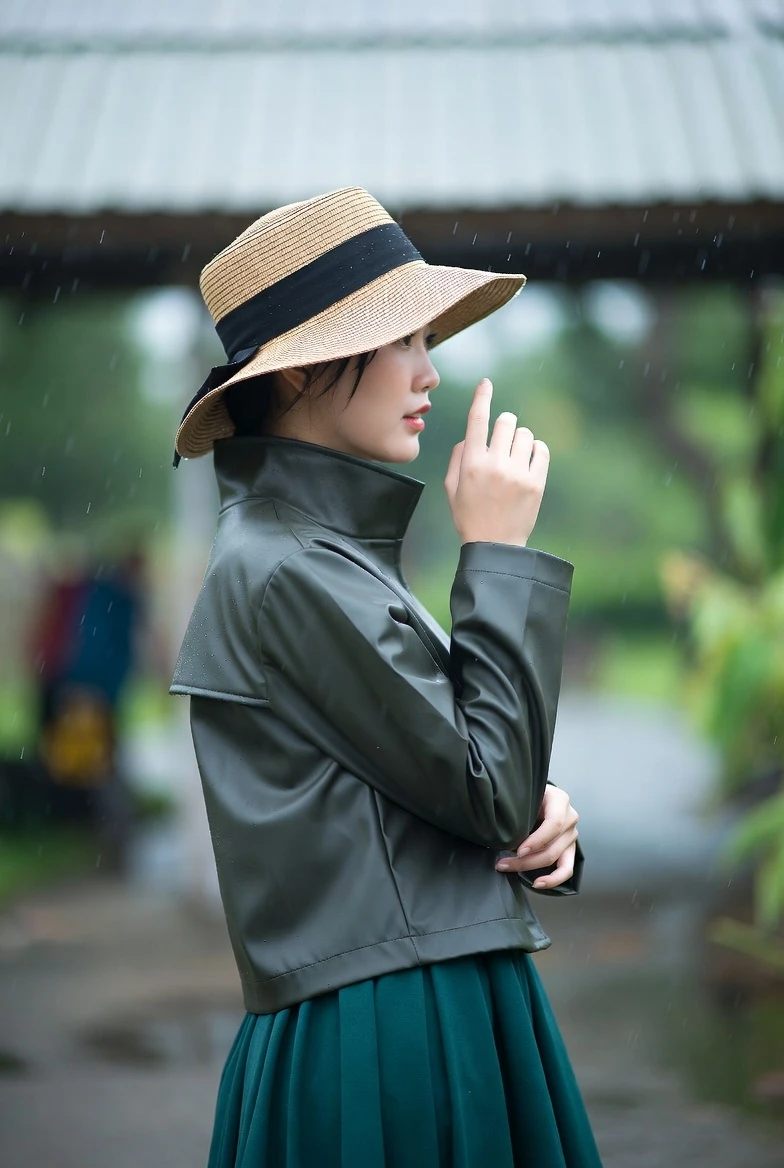 Dance in the Rain with Timeless Grace: Recreate This Chic Rainy Day