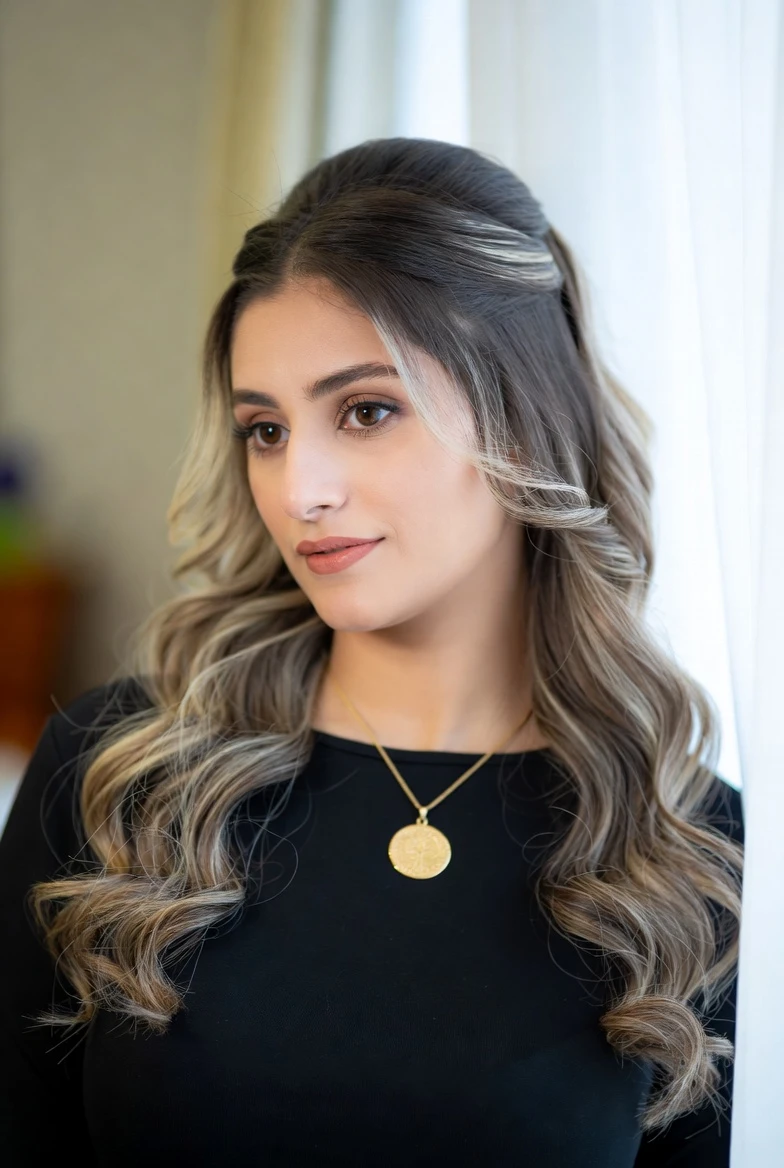 Glamorous Balayage Waves: Half-Up Hairstyle & Natural Makeup Idea