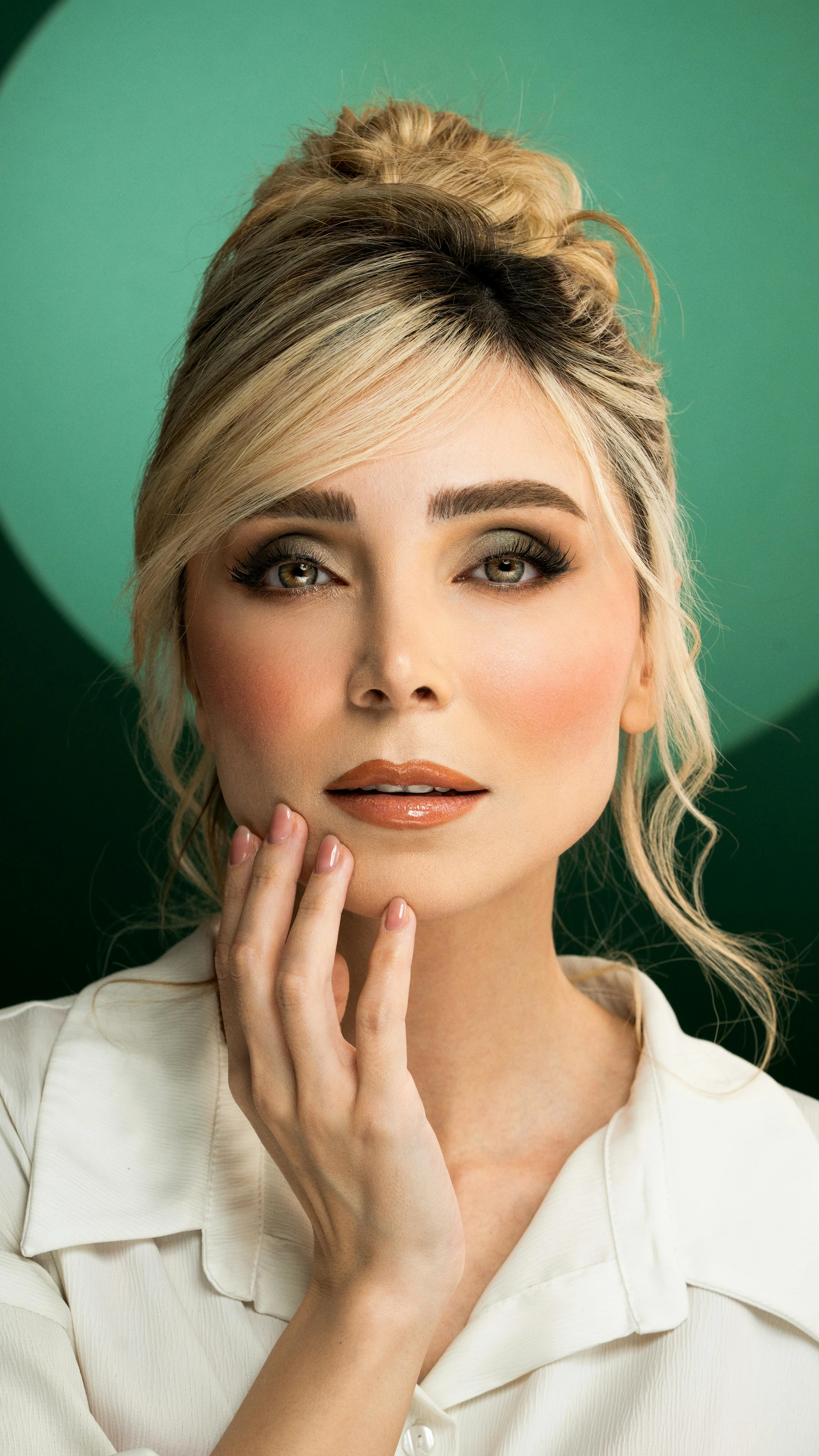 How to Do Natural Glowy Makeup Without It Looking Cakey